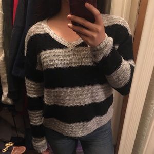 SWEATER SEASON Stripped Sweater!